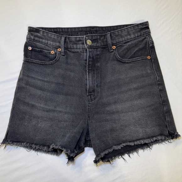 Final Sale! American Eagle Highest Rise Black‎ Stretch Denim Shorts Raw Hem Sz 4 - Picture 1 of 5